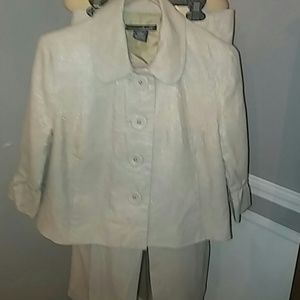 $7 items 3/$15 Willi Smith Blazer & Capri set